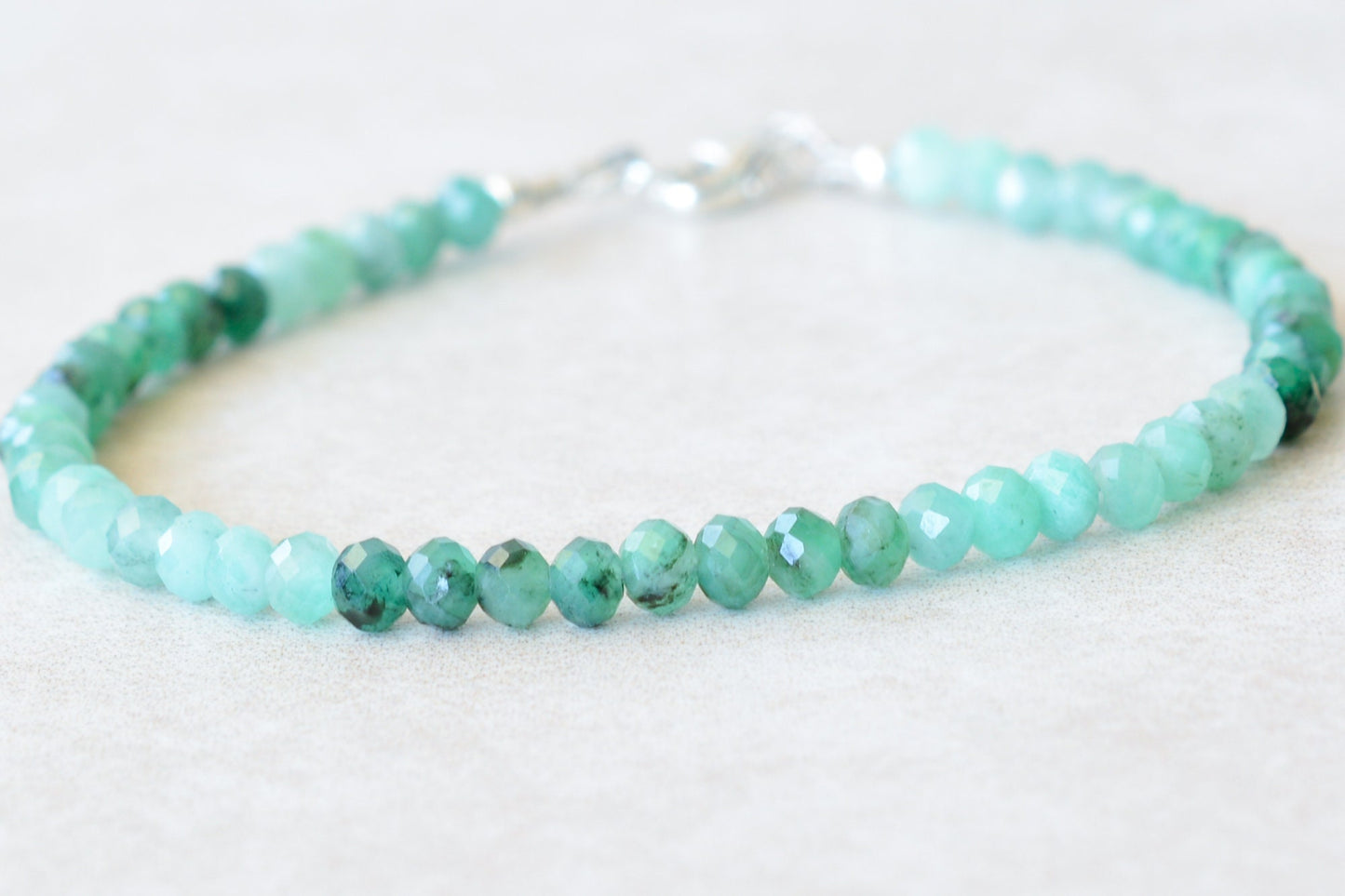 Shaded Emerald Gemstone Beaded Bracelet